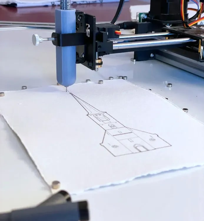 Plotter drawing a line drawing