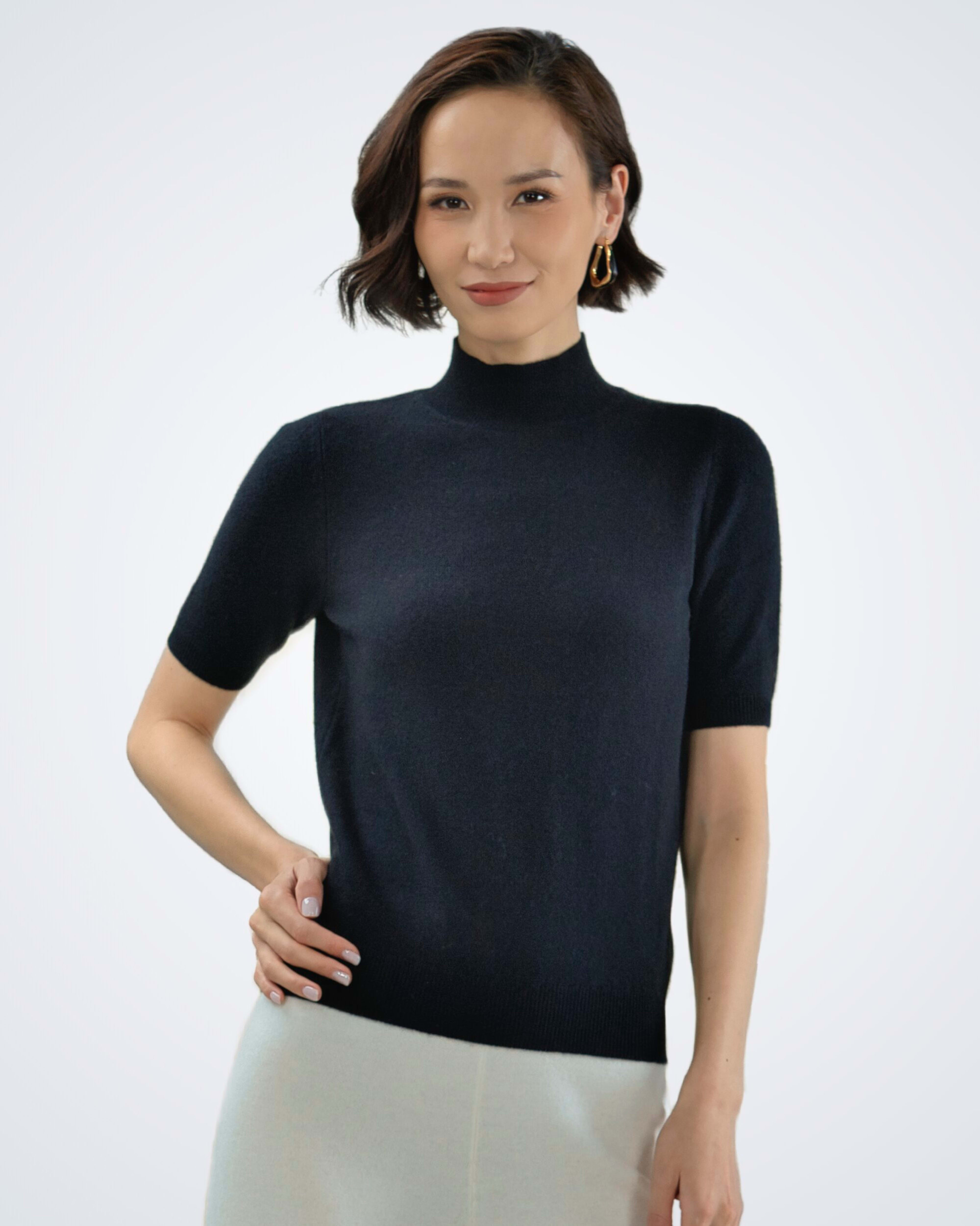 Front view of women's black cashmere high-neck t-shirt – Unur