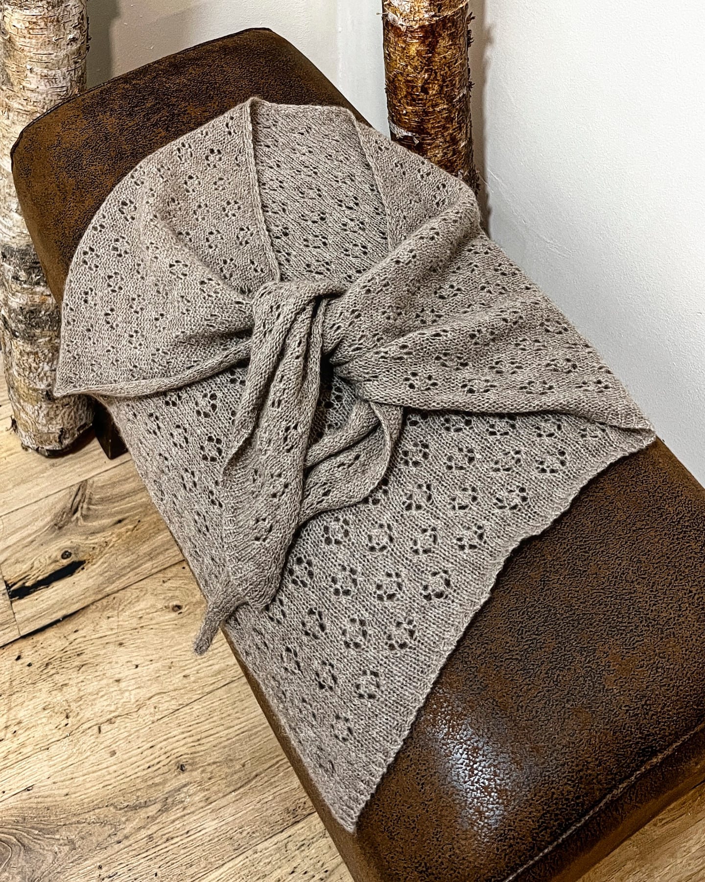 Women's patterned cashmere neck tie scarf in natural brown, flat lay