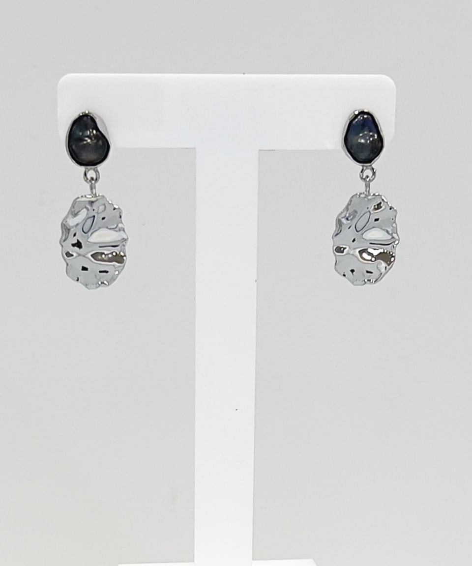 Signature dark Keshi drop earrings with silver leaf