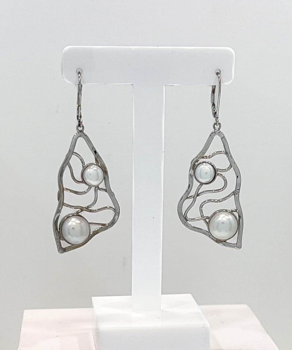 Signature round freshwater pearl silver lattice drop earrings