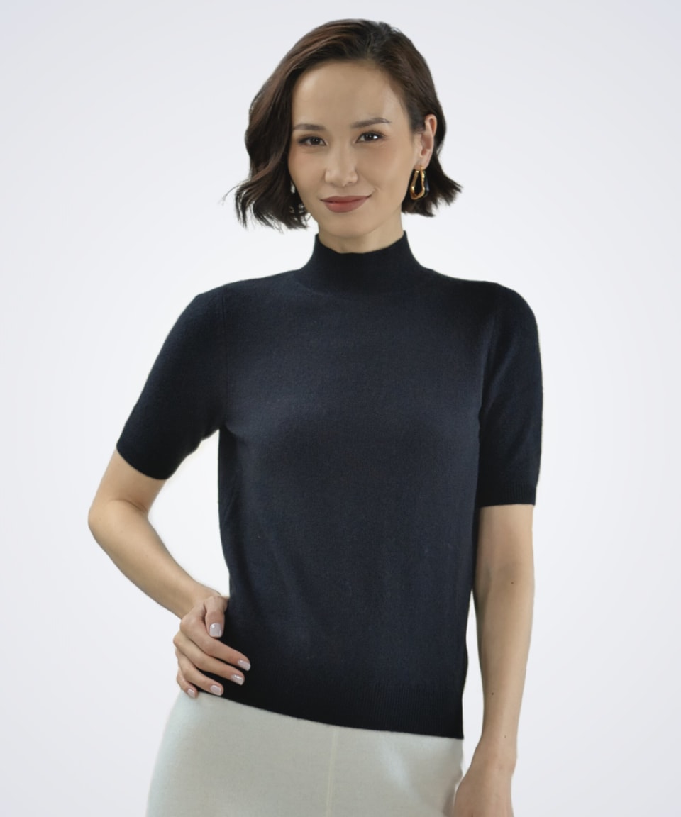 Front view of women's black cashmere high-neck t-shirt – Unur