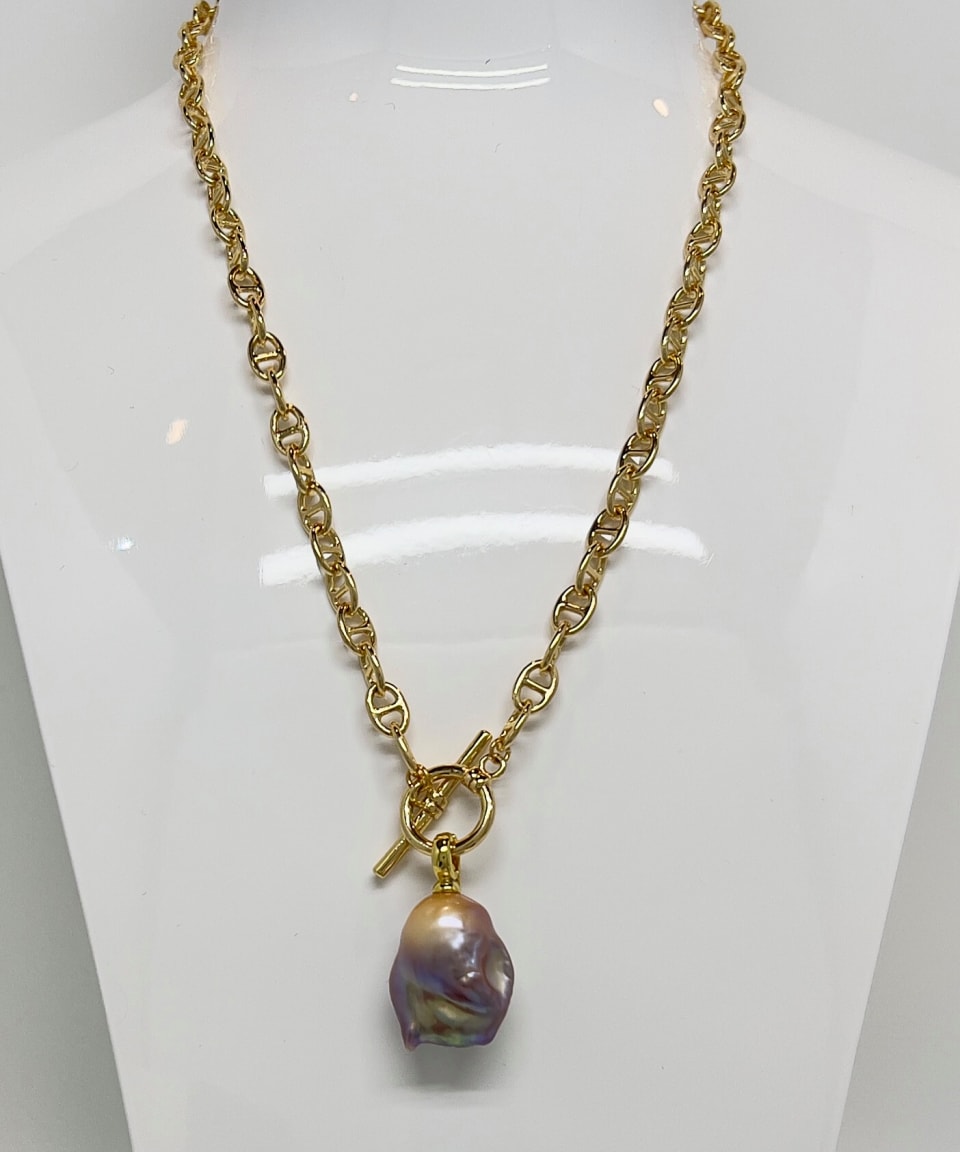 Classic baroque pearl toggle pendant necklace - gold-plated