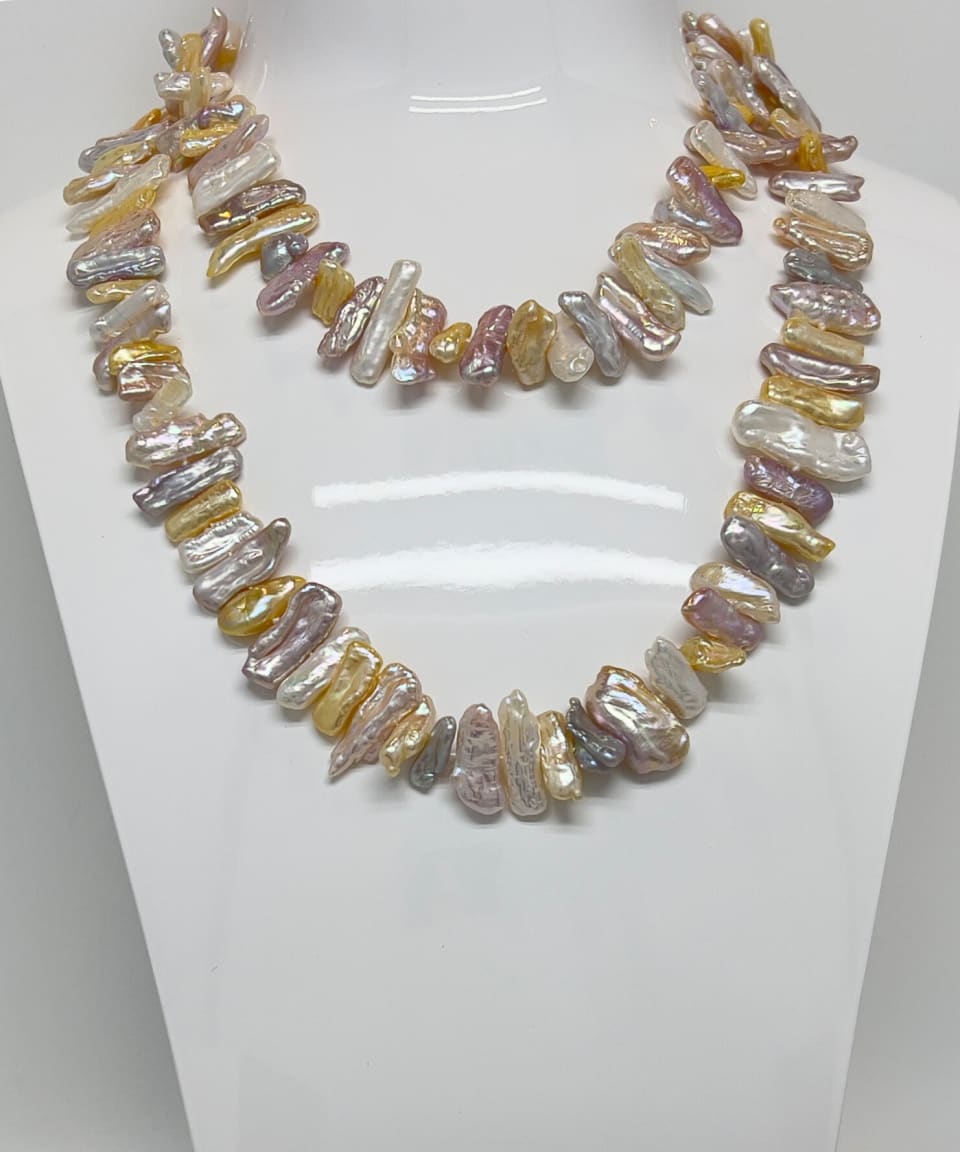 Classic pearl statement chain necklace with elongated coloured pearls