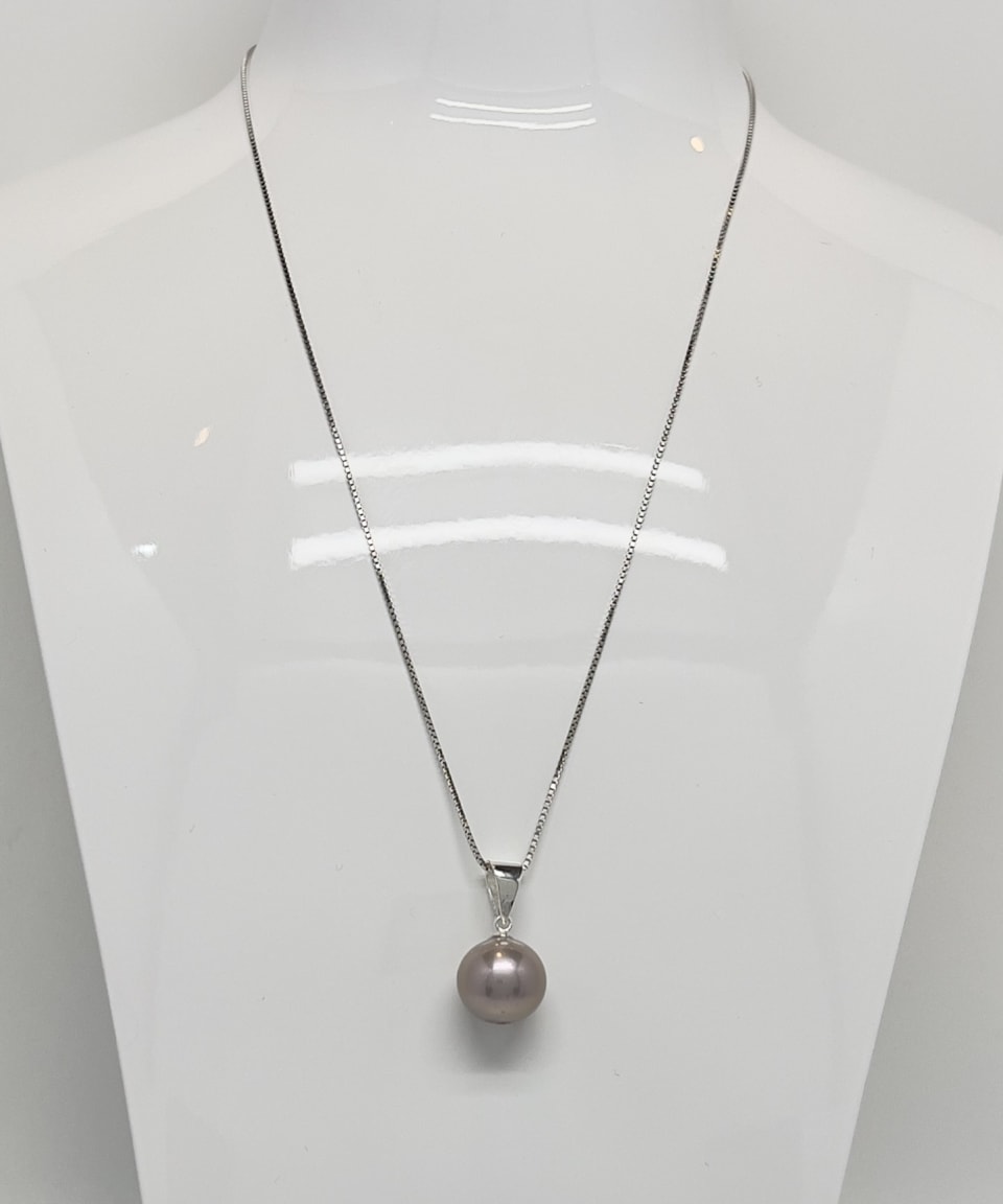 Classic round peach pearl pendant necklace on silver chain
