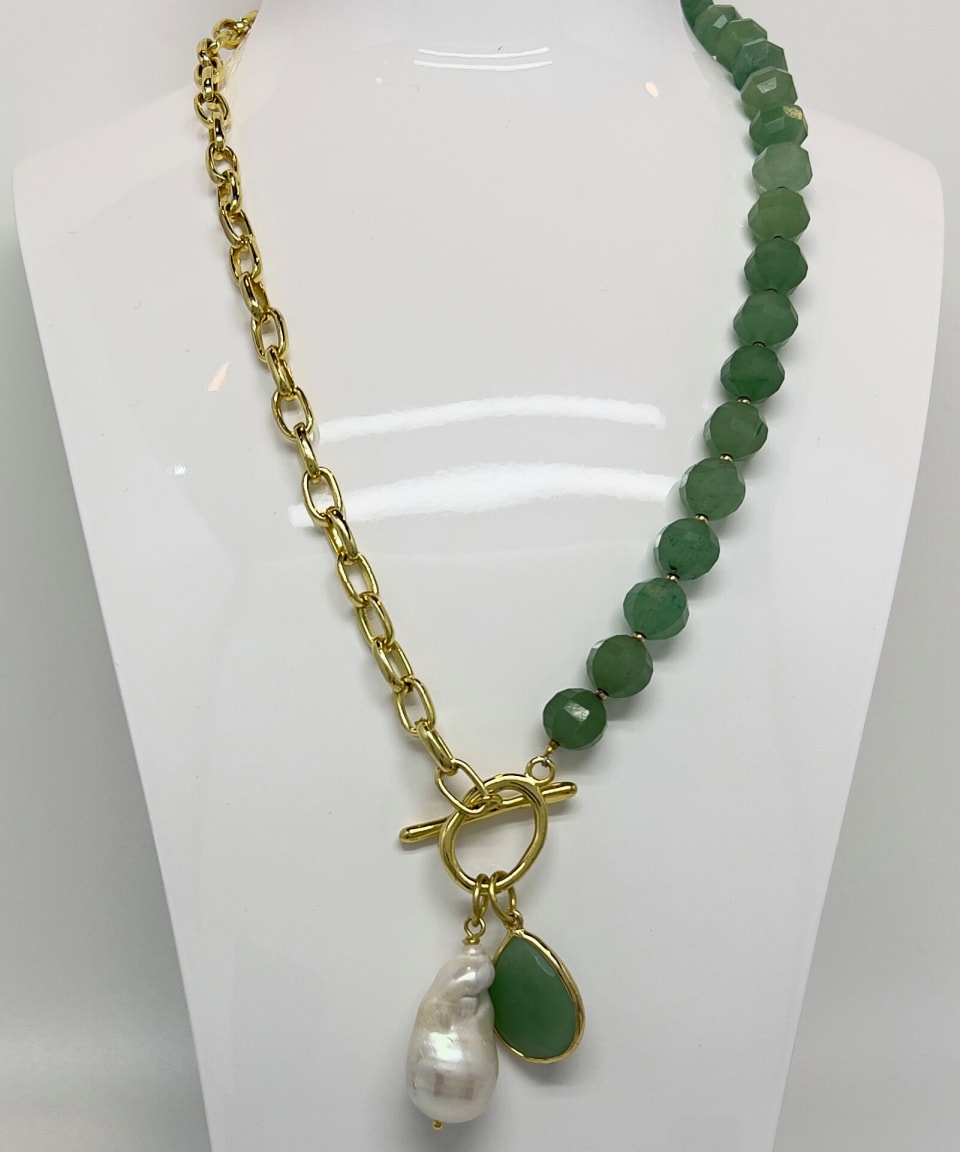 Classic toggle pendant necklace with green stones and baroque pearl