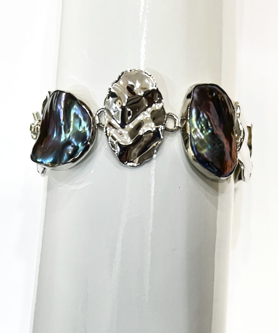 Signature dark keshi pearl statement chain bracelet with silver leaves