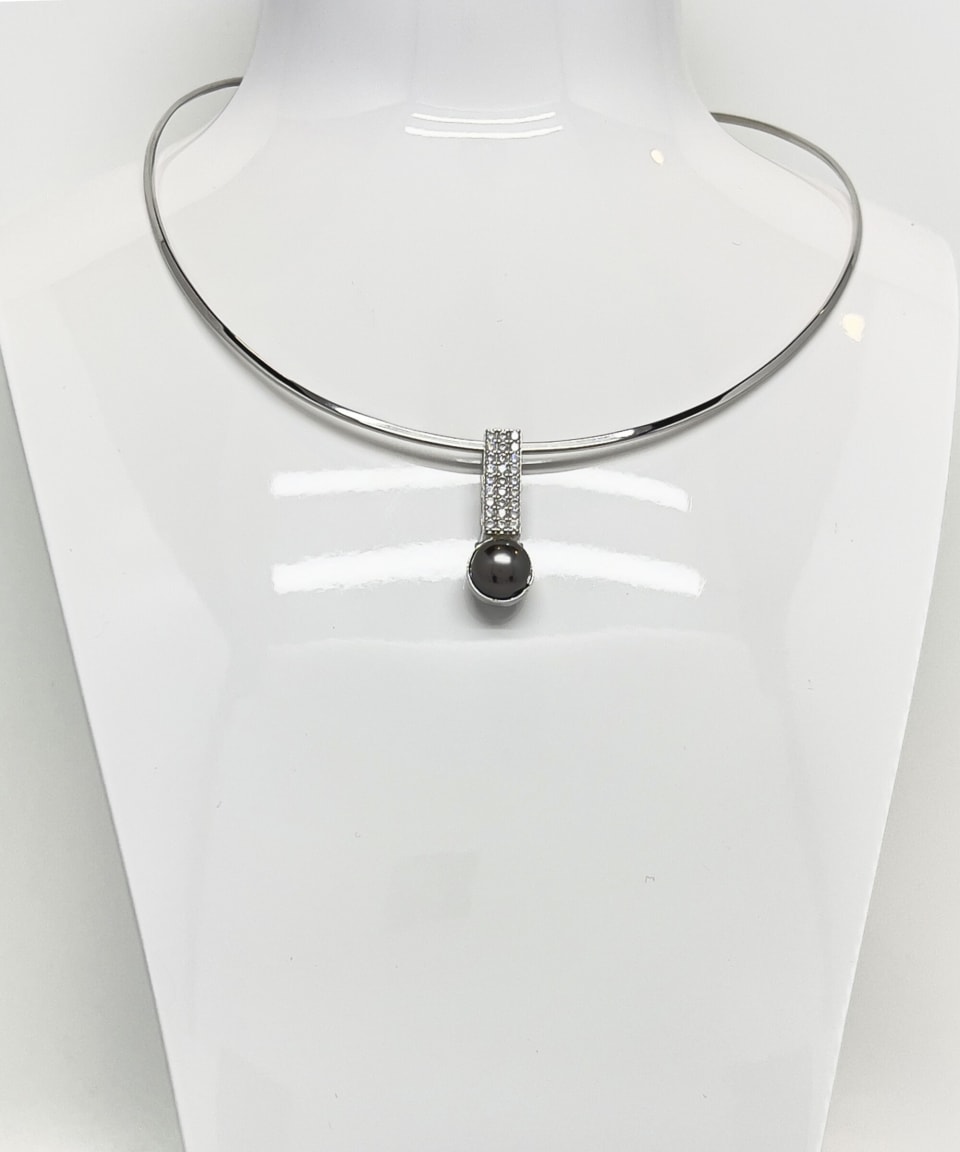 Signature tahitian pearl torque collar necklace with crystals