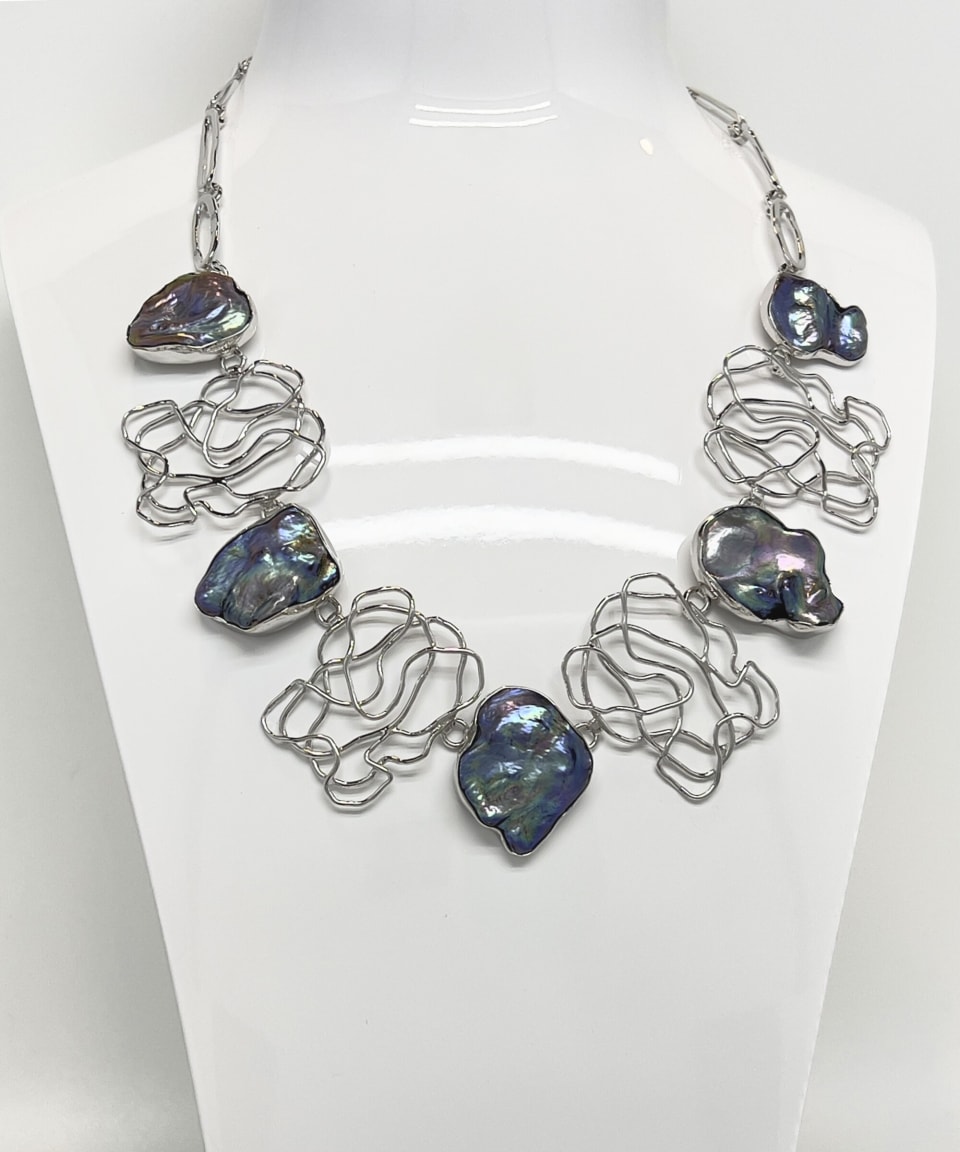 Unur signature dark keshi pearl and silver lattice chain necklace