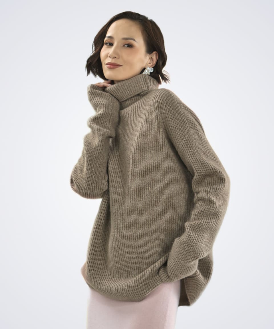 Front view of women's natural brown cashmere ribbed cardigan – Unur