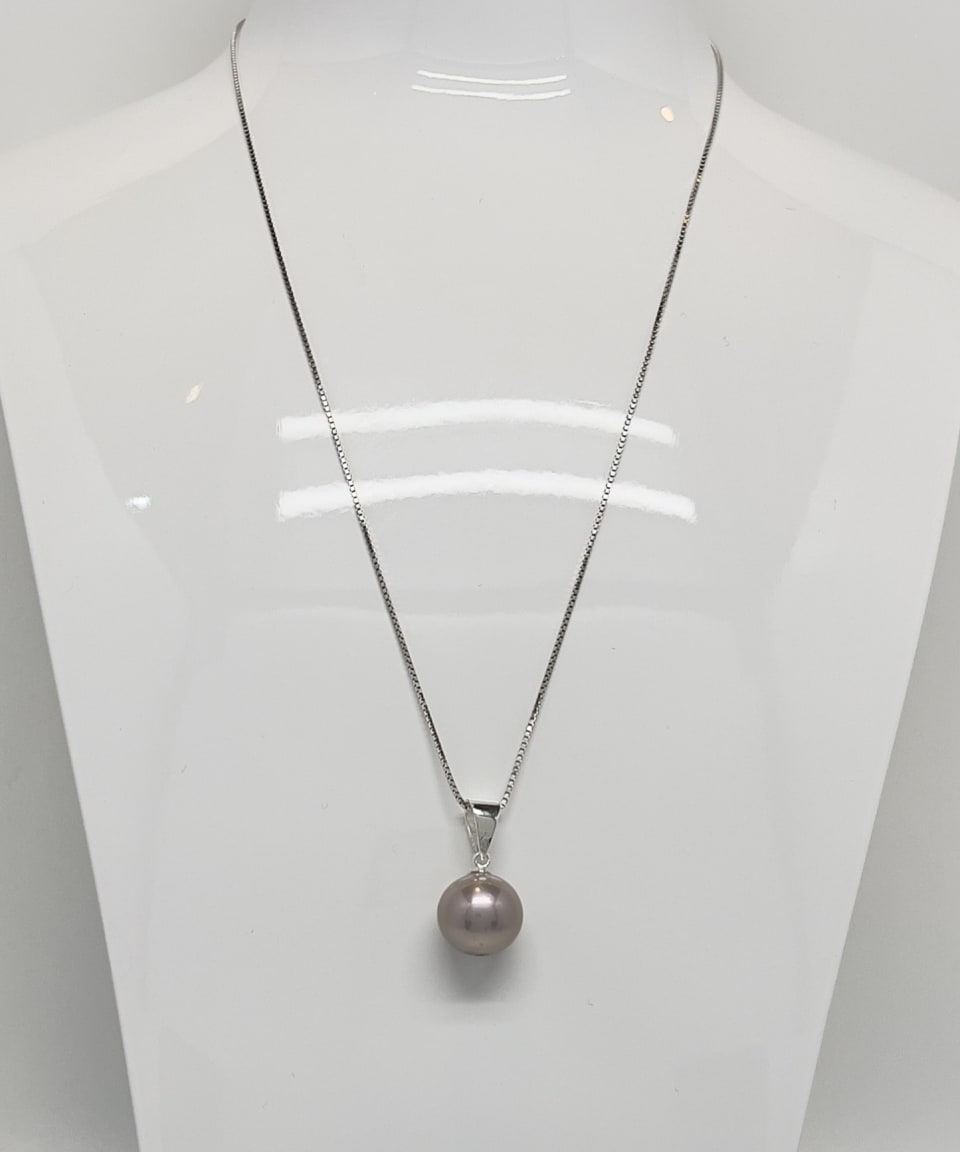 Classic round peach pearl pendant necklace on silver chain