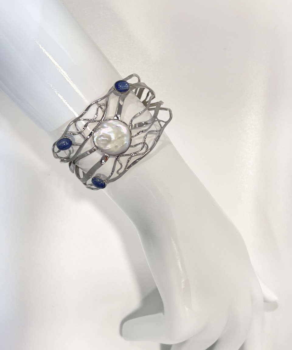 Signature keshi pearl and kyanite open bangle bracelet in silver lattice