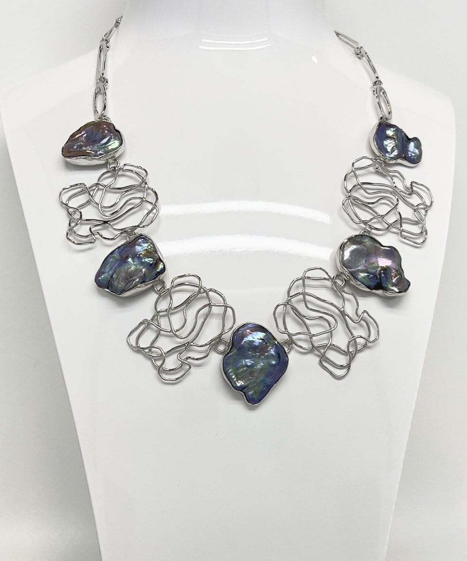 Unur signature dark keshi pearl and silver lattice chain necklace
