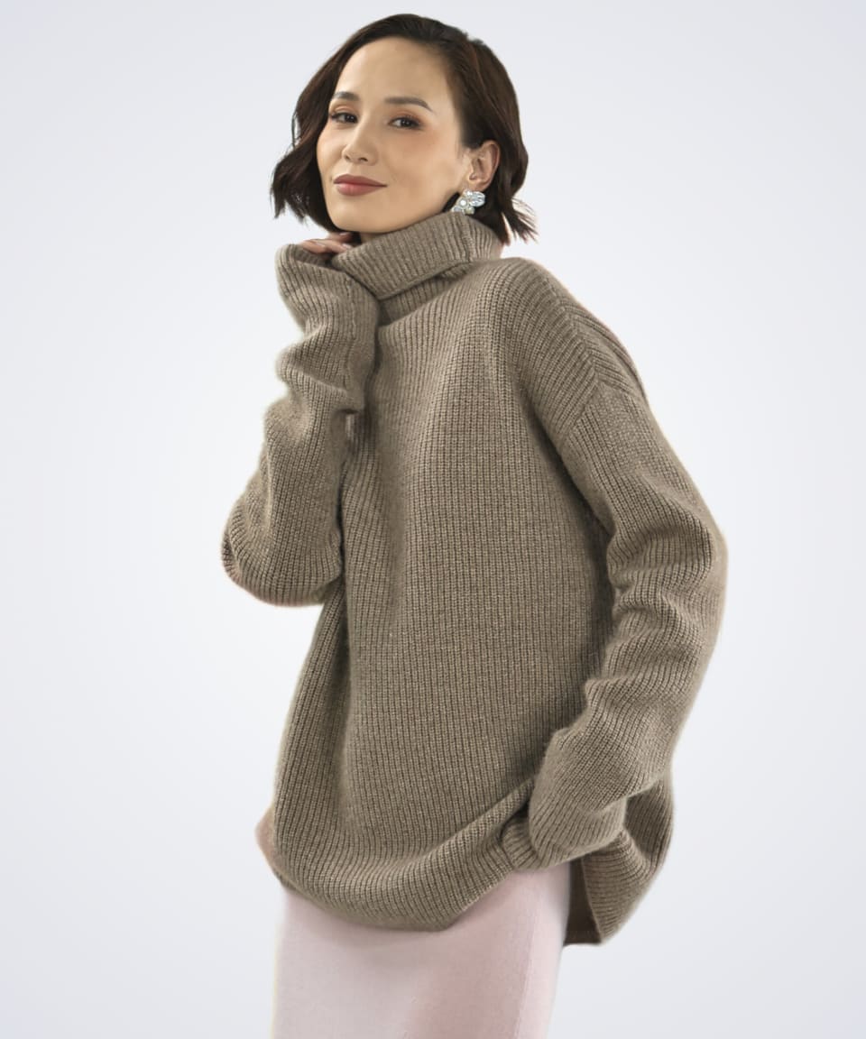 Front view of women's natural brown cashmere ribbed cardigan – Unur