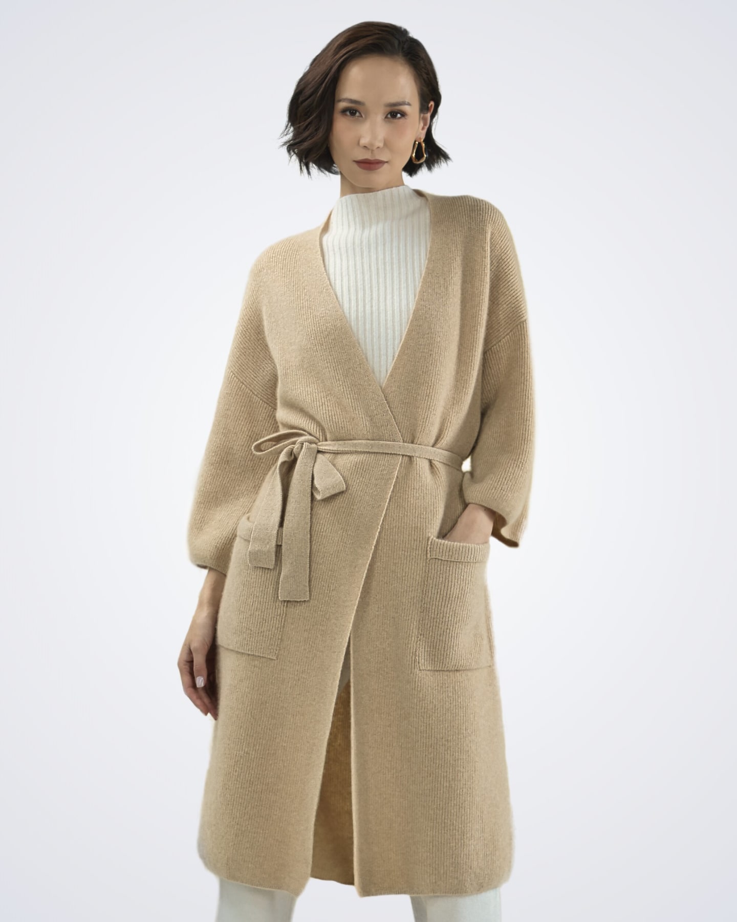 Front view of women's natural beige cashmere ribbed cardigan – Unur