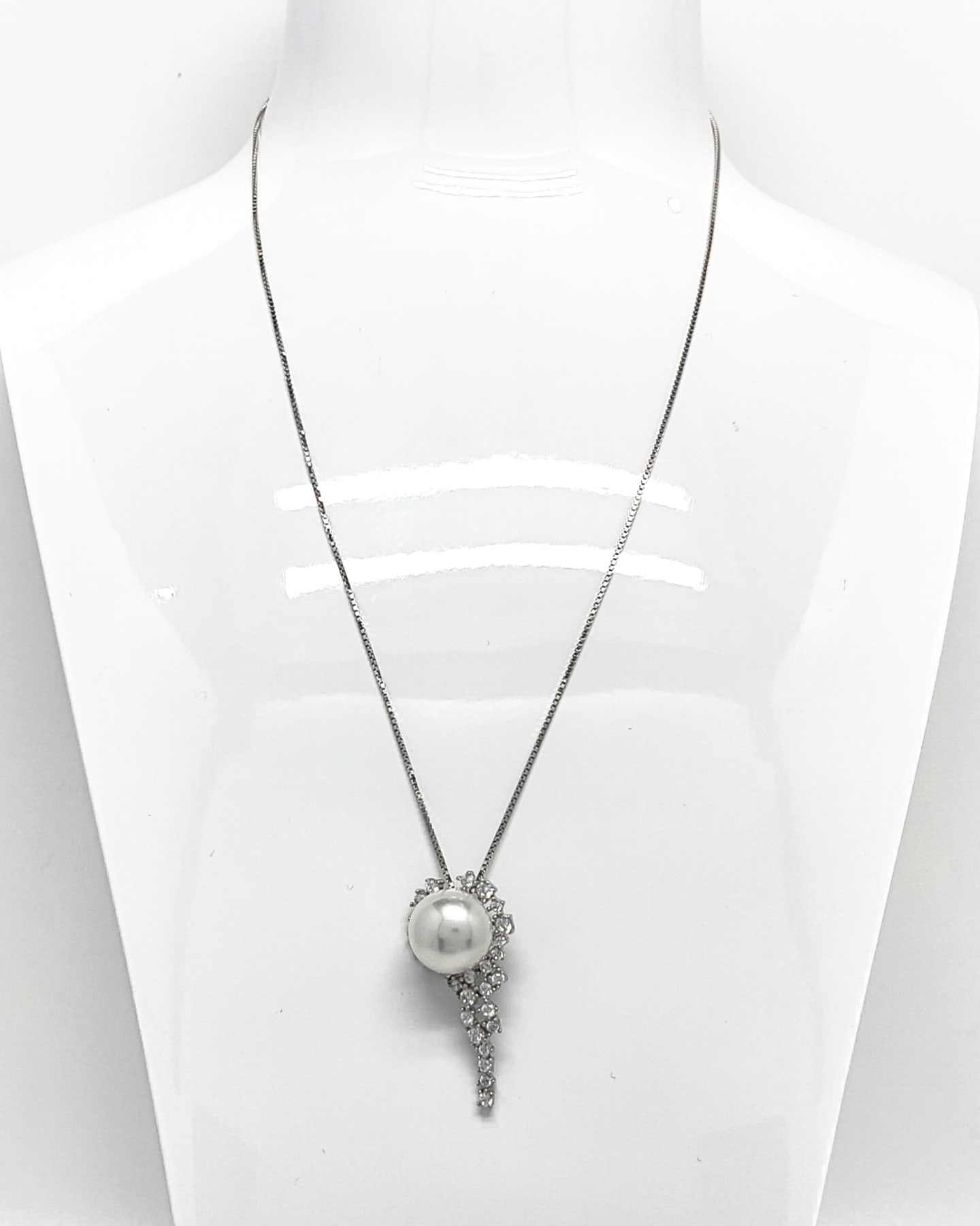 Signature baroque pearl crystal teardrop pendant necklace