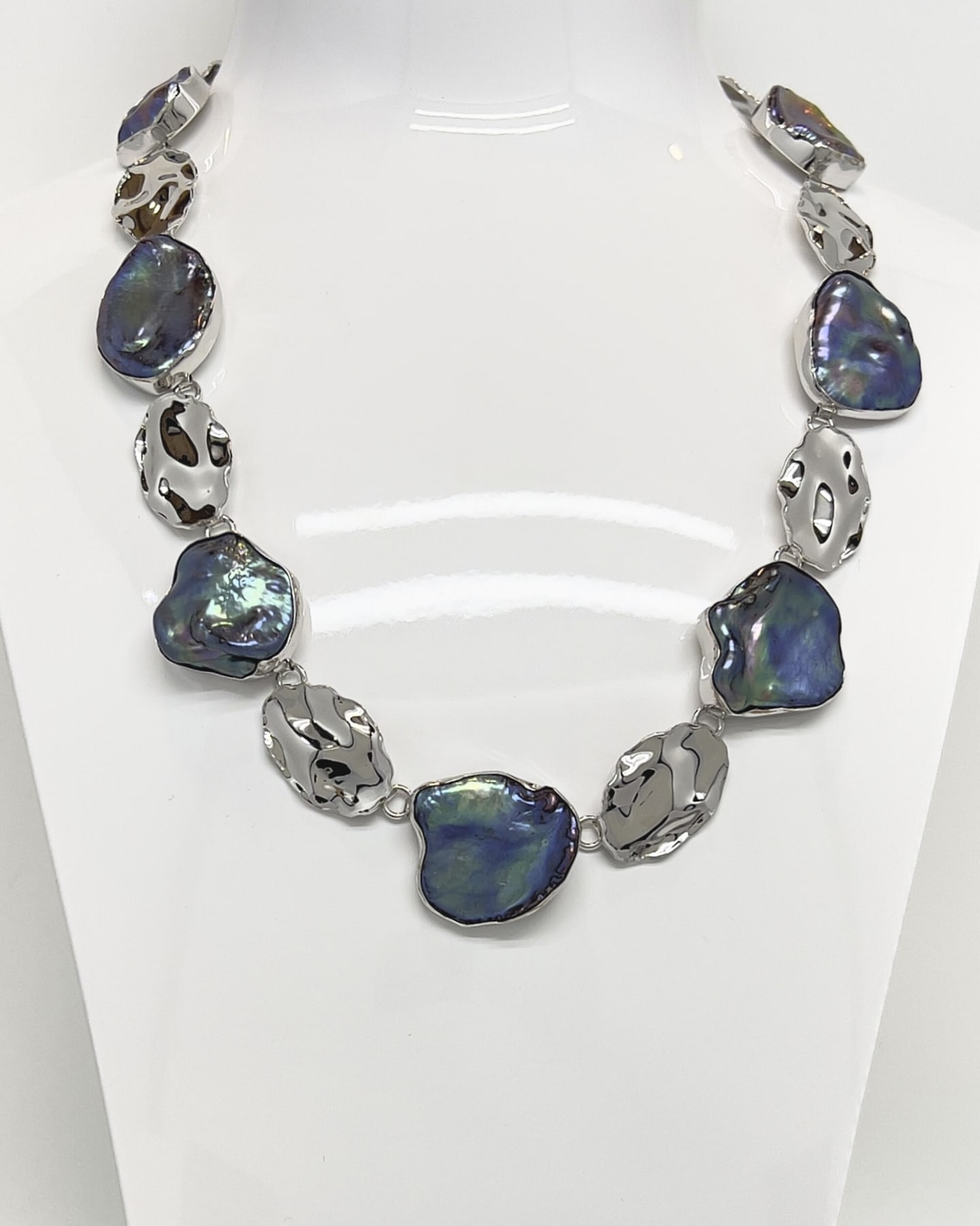 Signature dark keshi pearl statement chain necklace with silver leaves