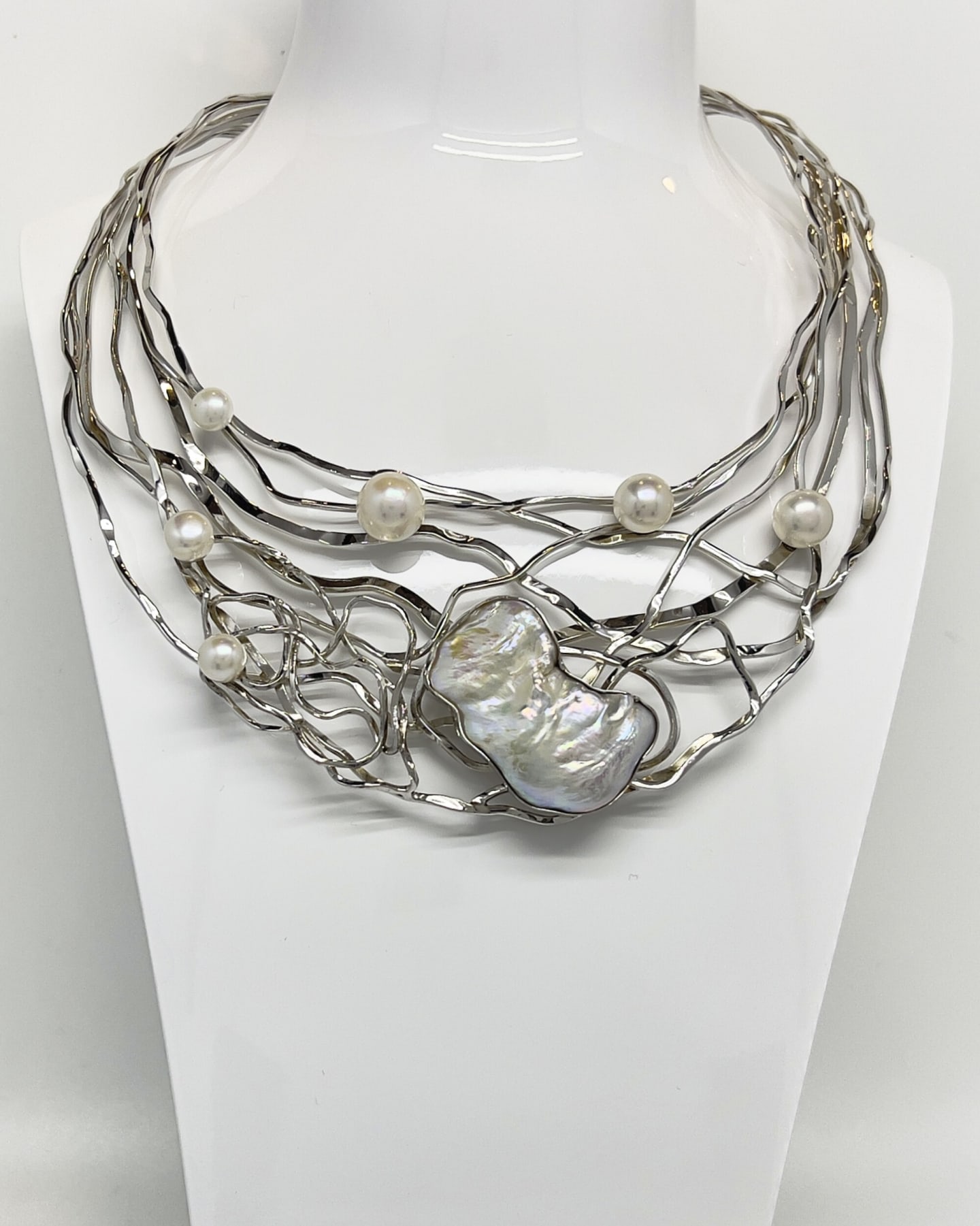 Signature keshi and round pearl statement collar necklace with silver lattice design
