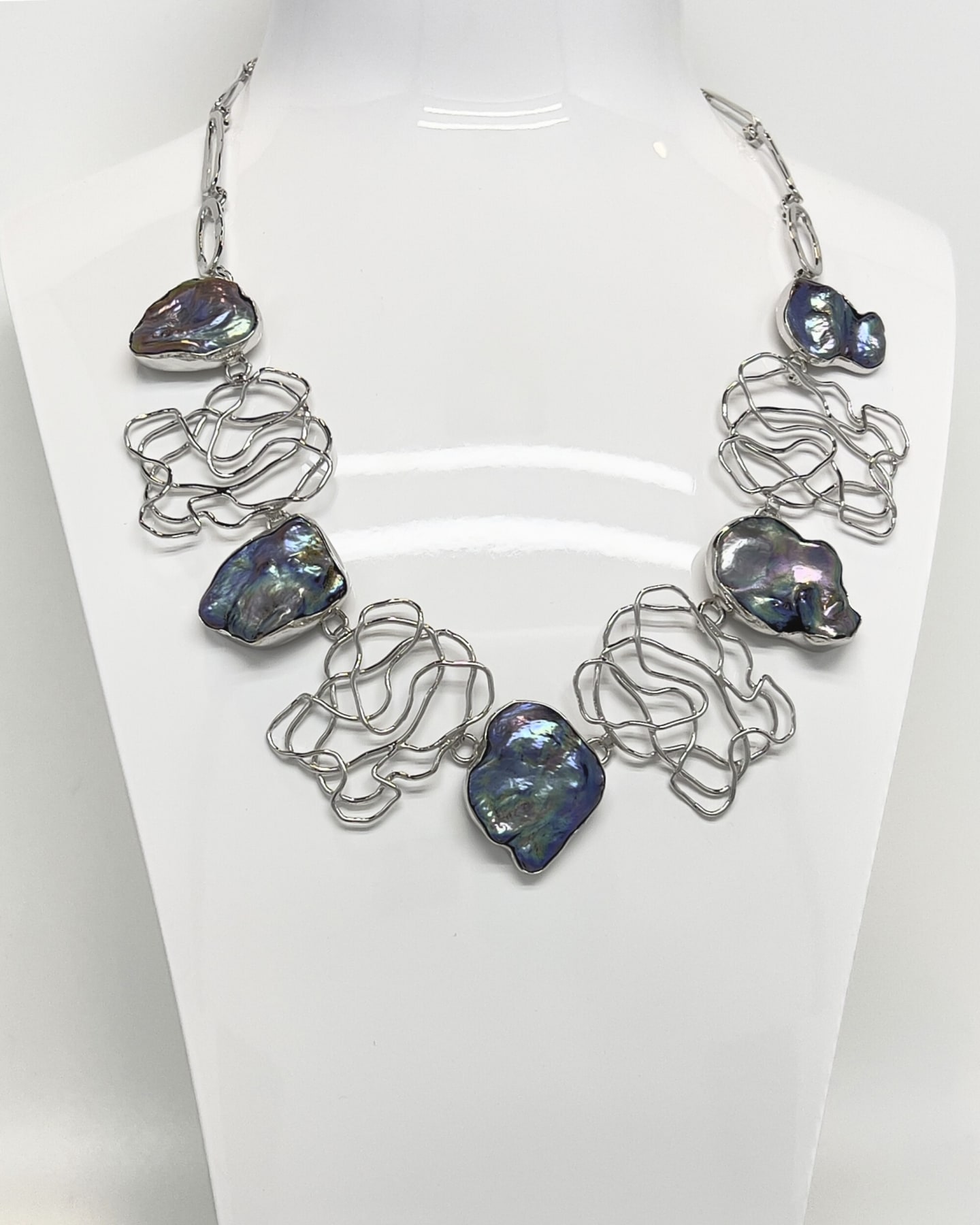 Unur signature dark keshi pearl and silver lattice chain necklace