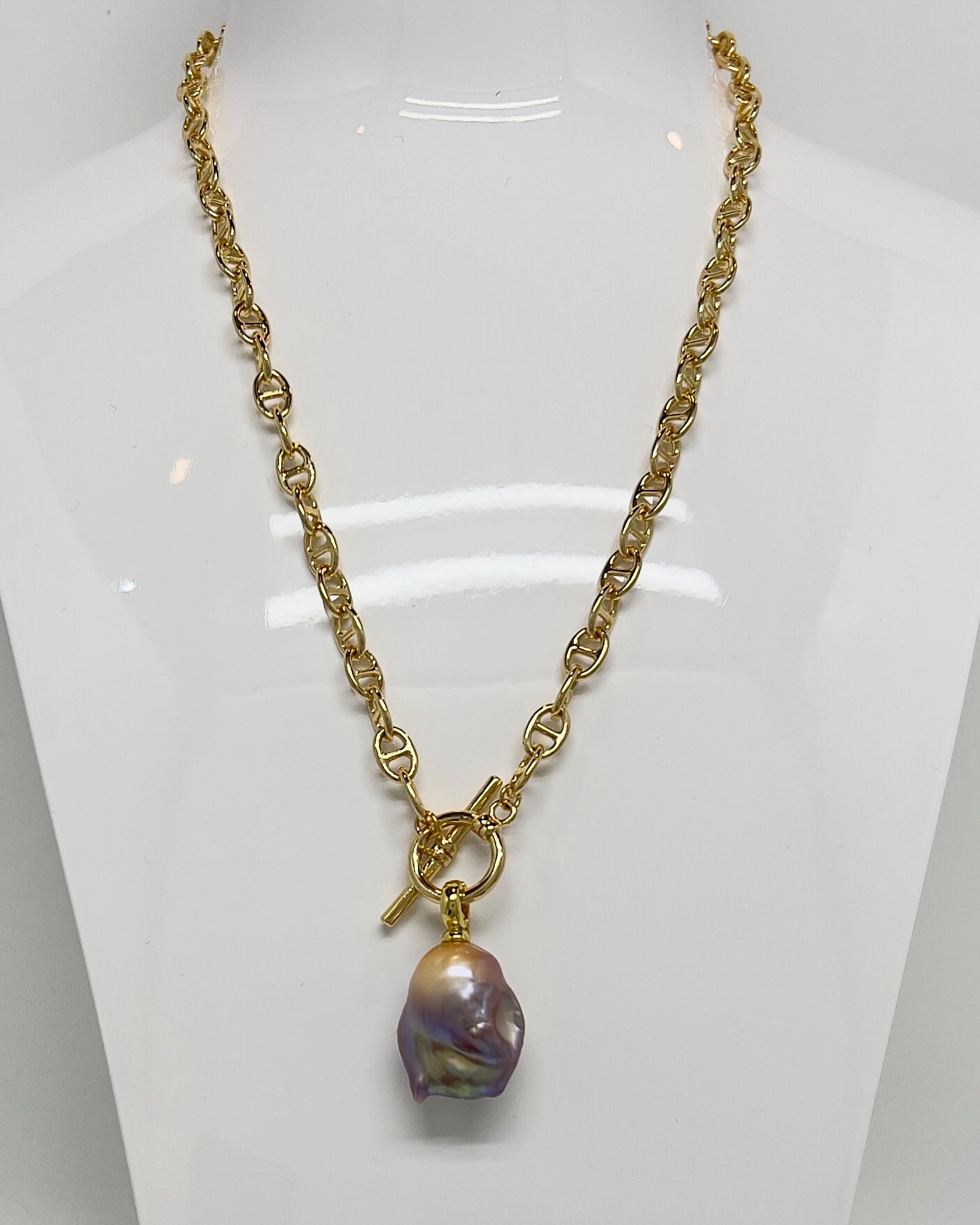 Classic baroque pearl toggle pendant necklace - gold-plated