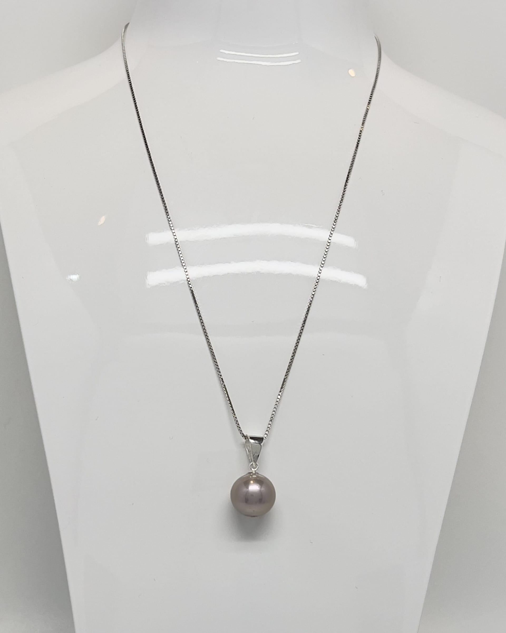Classic round peach pearl pendant necklace on silver chain
