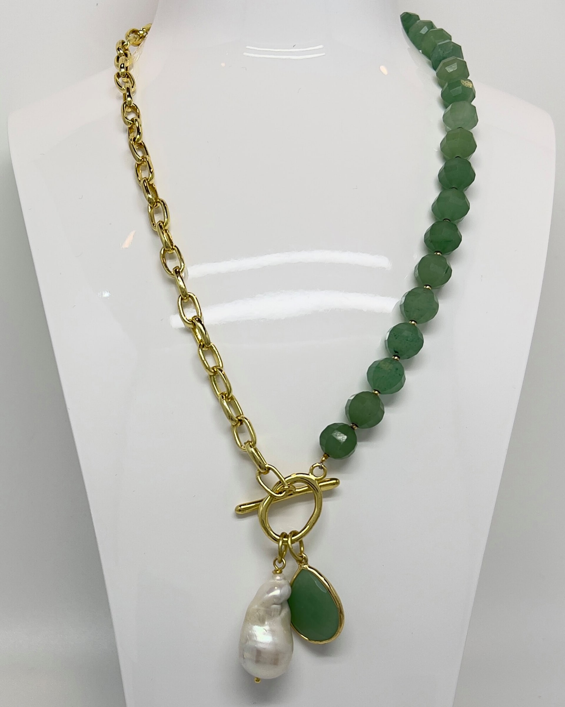 Classic toggle pendant necklace with green stones and baroque pearl