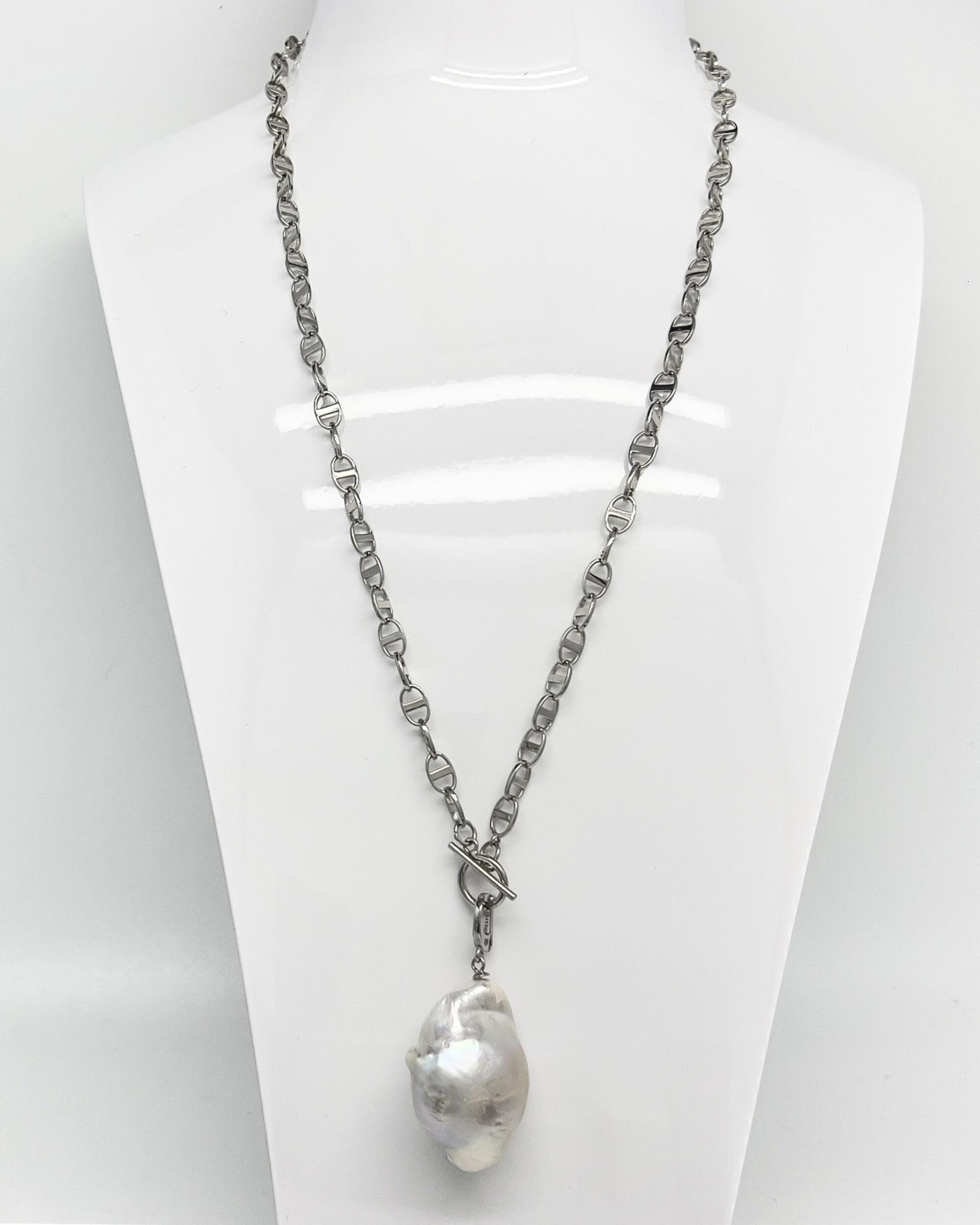 Signature baroque pearl pendant necklace with a silver toggle cable chain