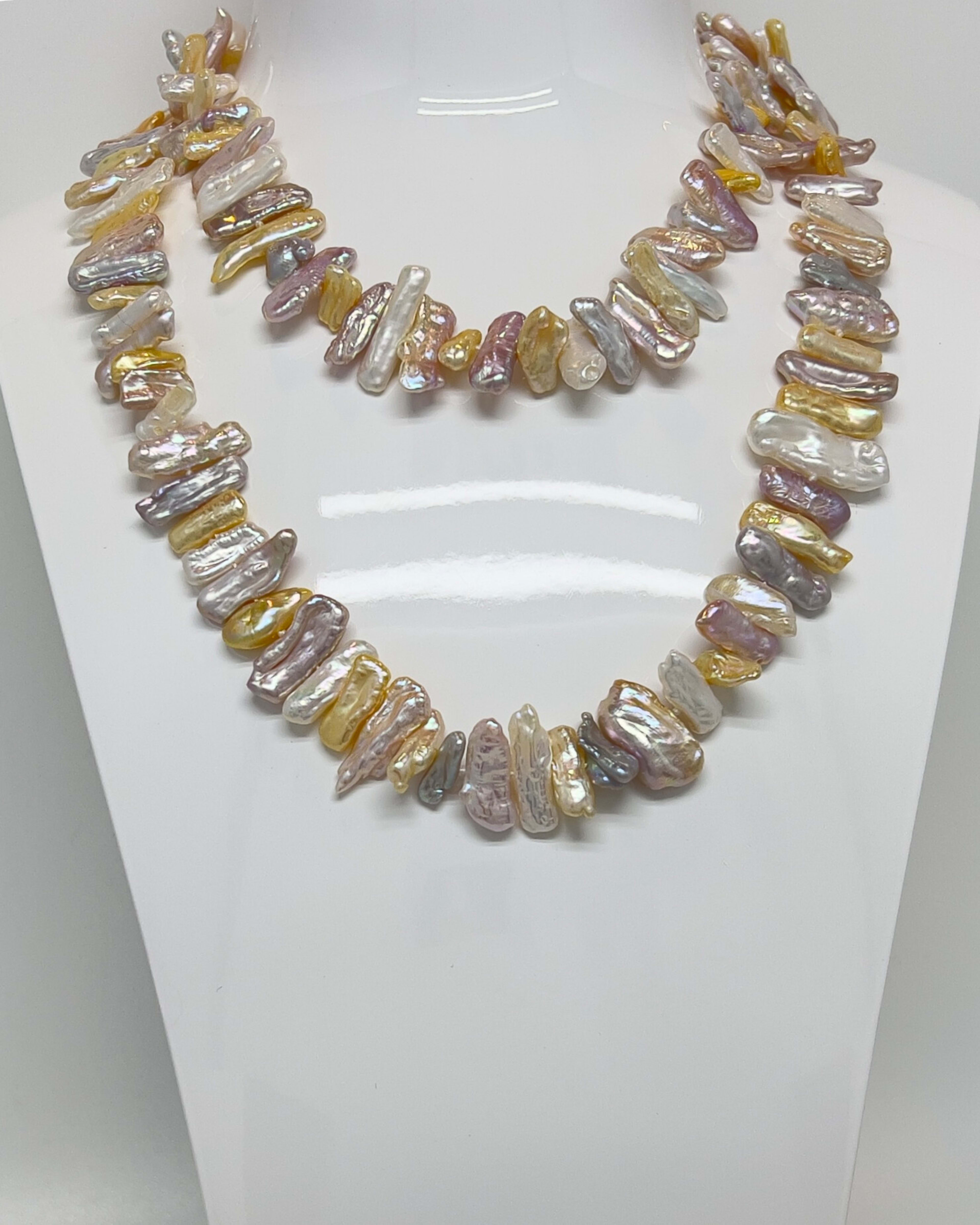 Classic pearl statement chain necklace with elongated coloured pearls