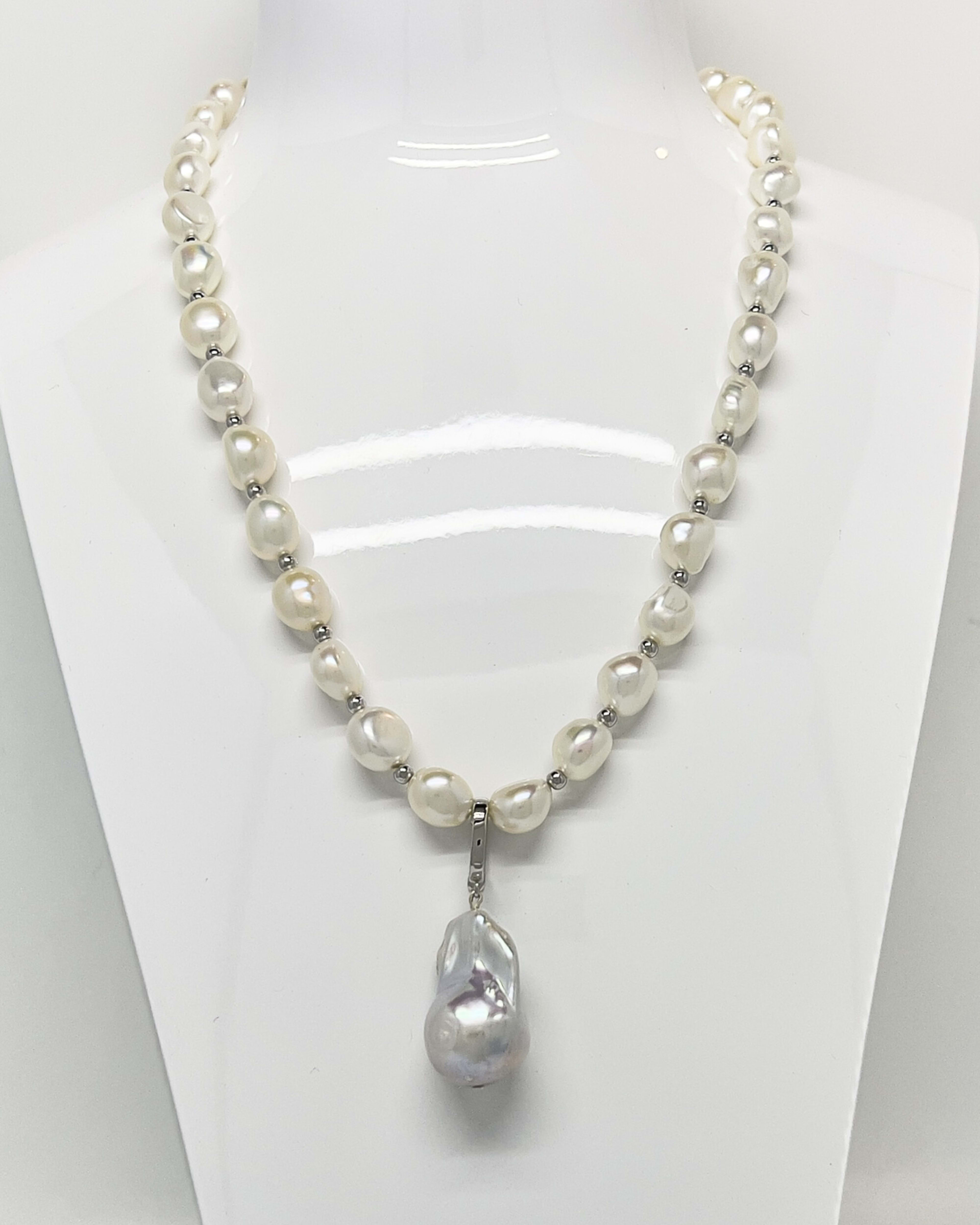 Signature baroque pearl pendant necklace with silver chain