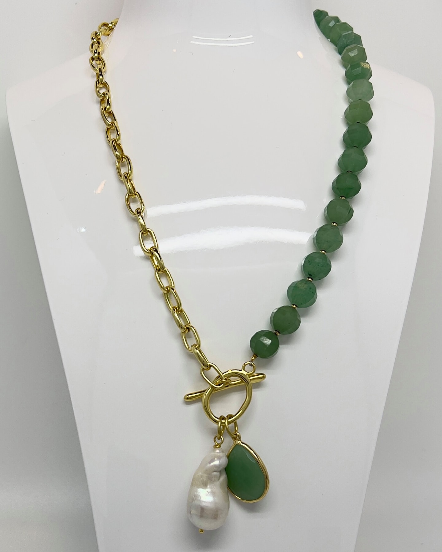 Unur Classic Toggle Pendant Necklace with baroque pearl and green stone drops, mounted product shot
