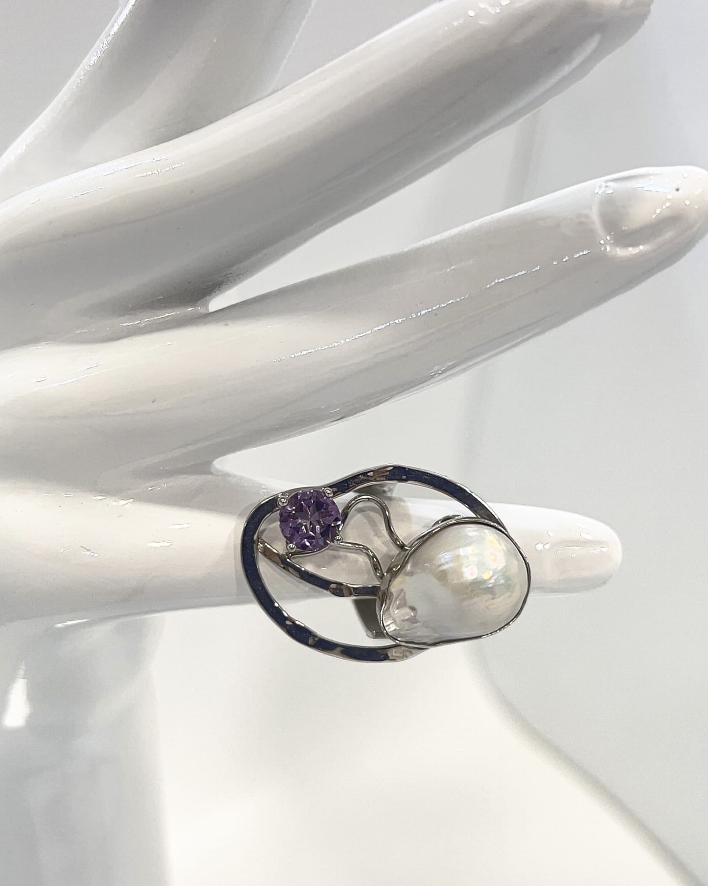 Signature baroque pearl and amethyst statement ring in rhodium-plated silver lattice