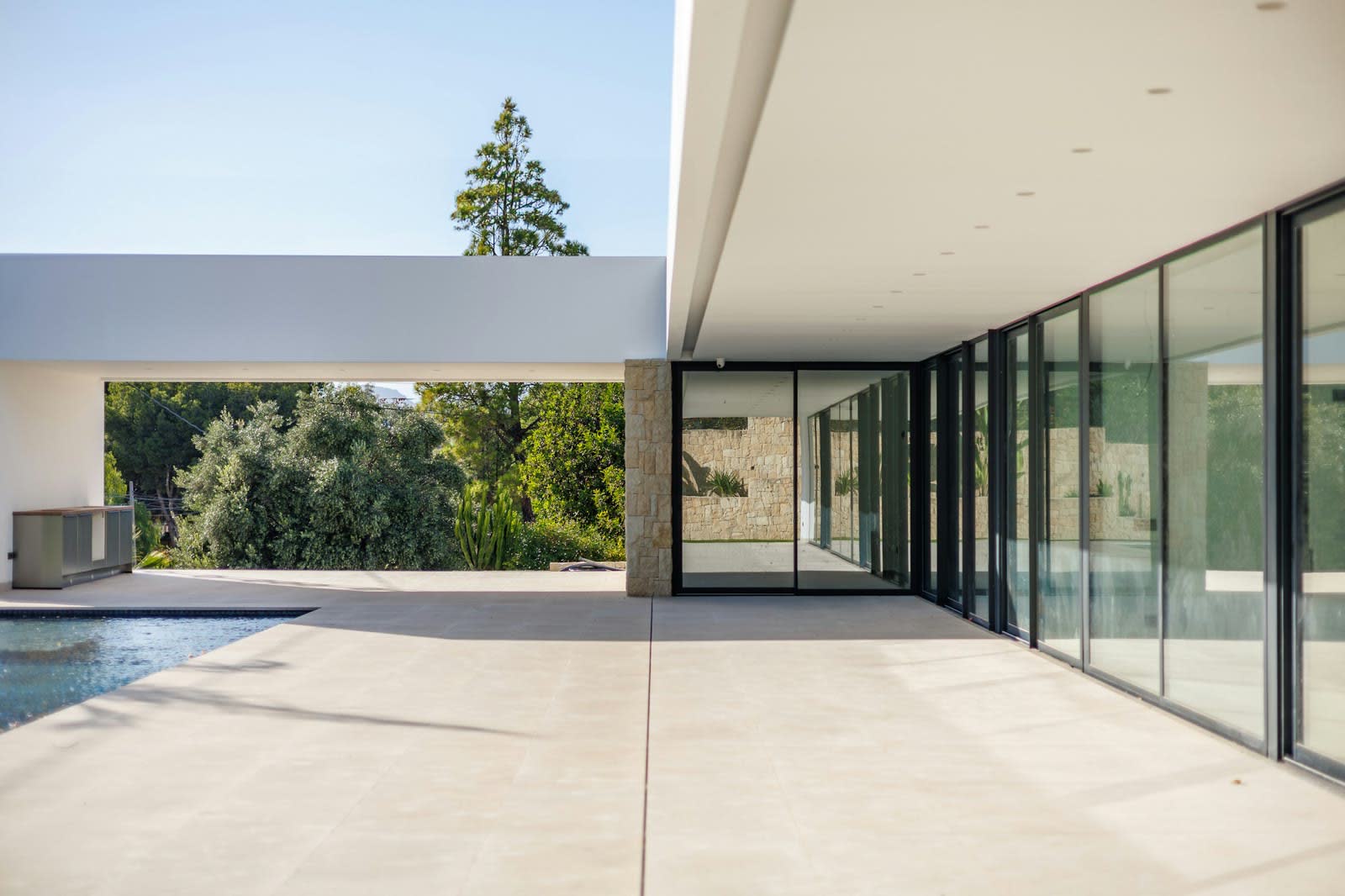 Hero