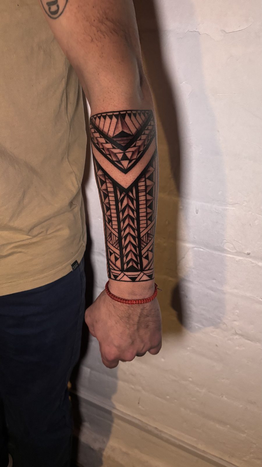 Antebrazo polinésico con puntas de lanza, estilo polinésico