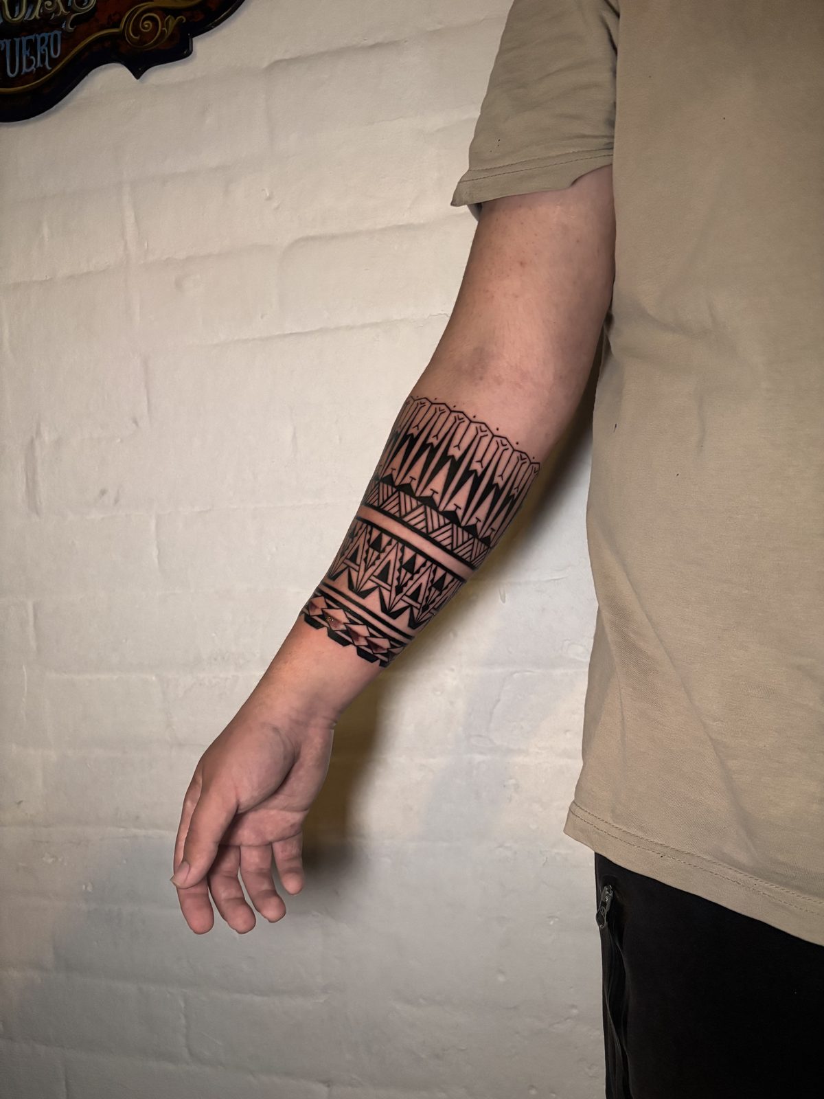 Brazalete polinésico de bandas geométricas, estilo polinésico, por Gabriel Púas