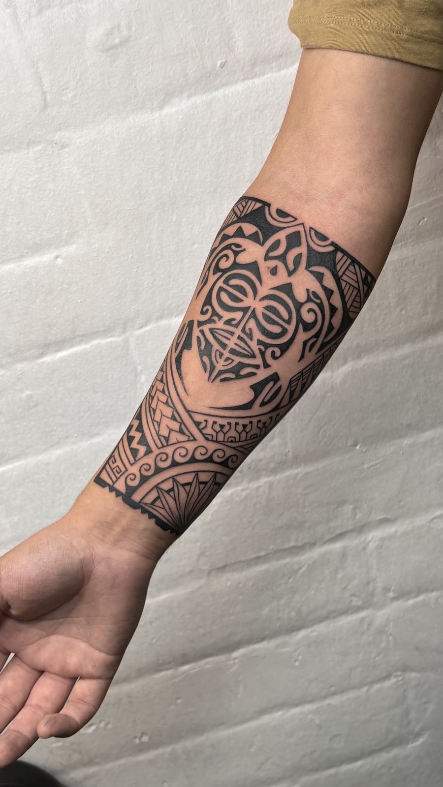 Brazalete polinésico con tortuga, estilo polinésico, por Gabriel Púas