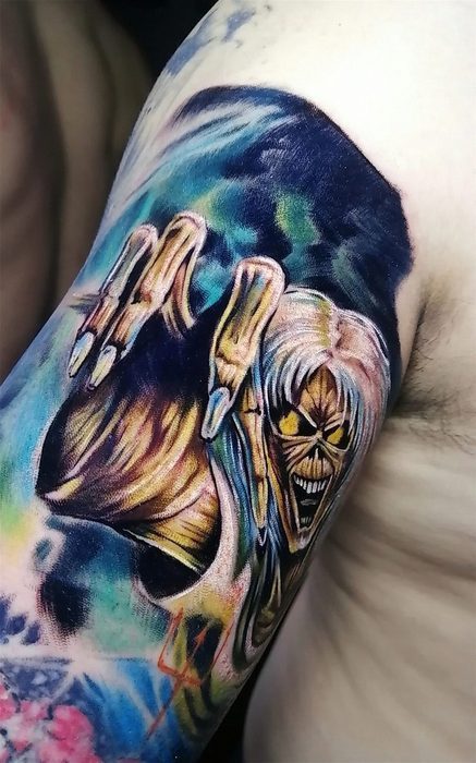 Manga a color de Iron Maiden, estilo color, por Brian