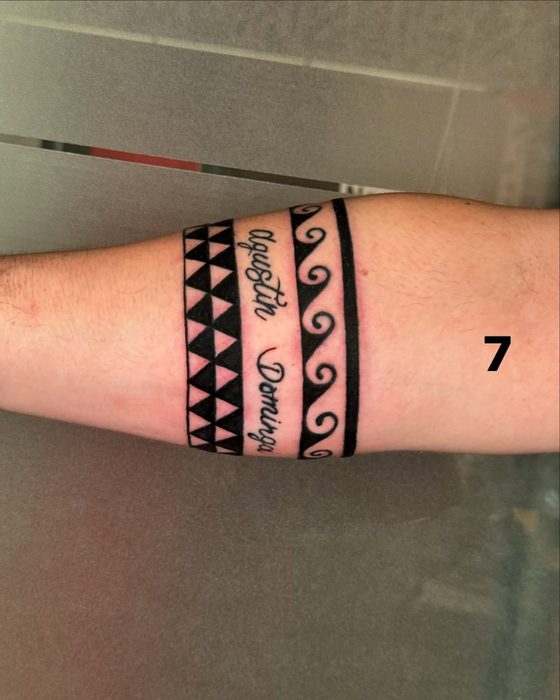 Brazalete polinésico con nombre, estilo polinésico