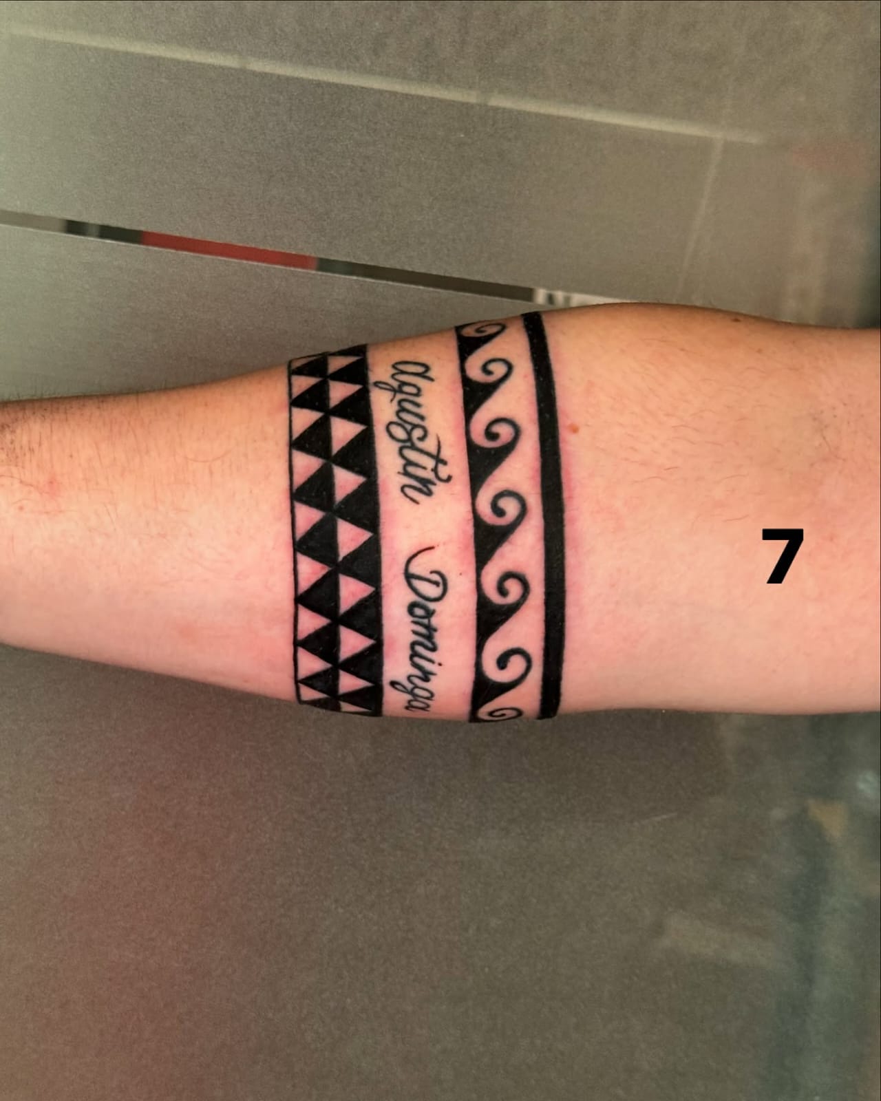 Brazalete polinésico con nombre, estilo polinésico