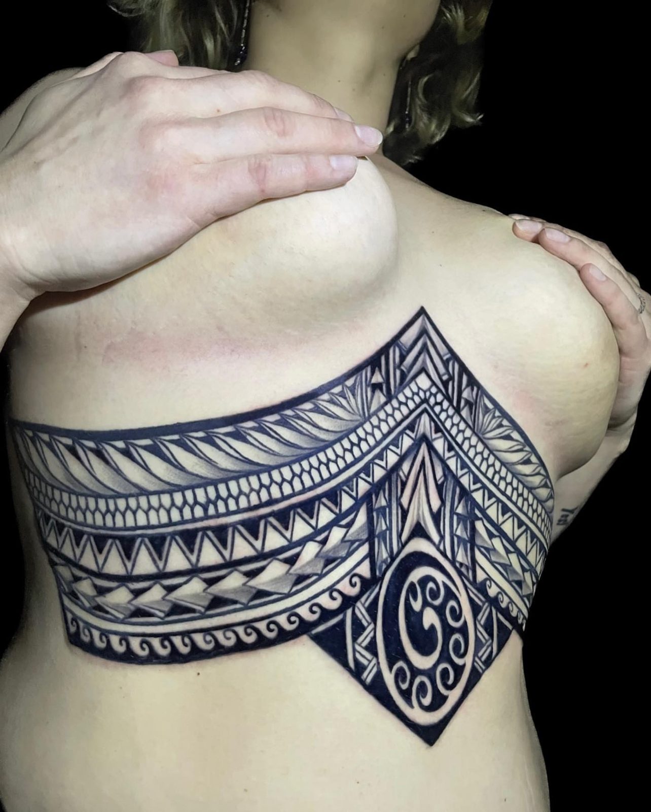 Pectoral polinésico, estilo polinésico