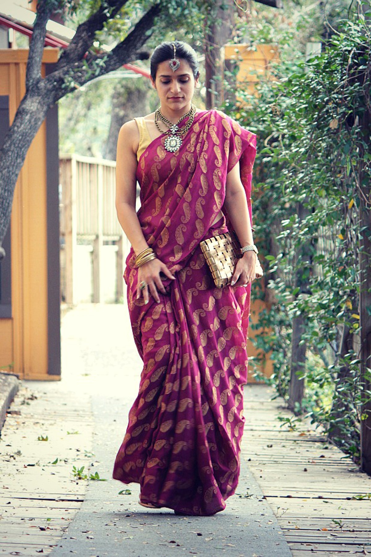 Rajasthani Saree Styles: 6 Traditional Rajasthani Sari Draping Styles for  Women, VOGUE