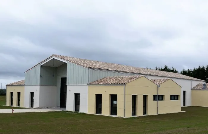 Salle multiculturelle d'Ardillières - Photo 2