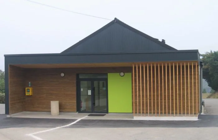 Salle polyvalente à La Chapelle-Bouëxic - Photo 2