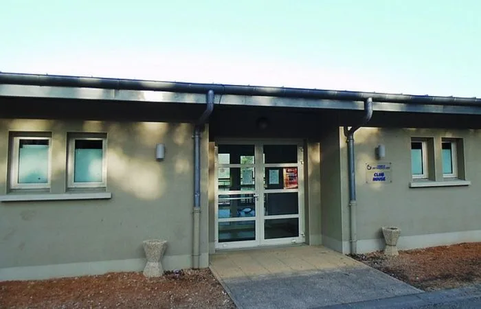 Club House de Saint-Pantaléon de Larche - Photo 2