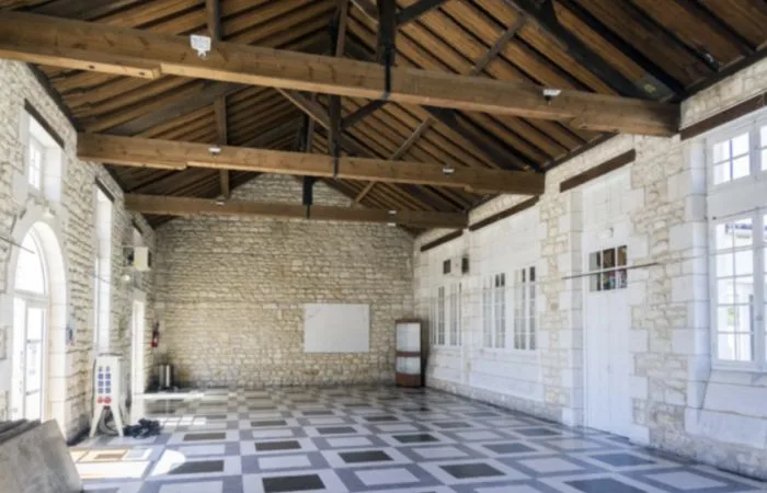 Ancienne salle des fêtes Chaniers - Photo 2