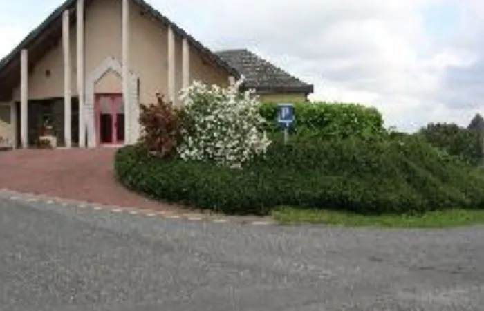 Salle des fêtes de Saint-Eugène - Photo 2