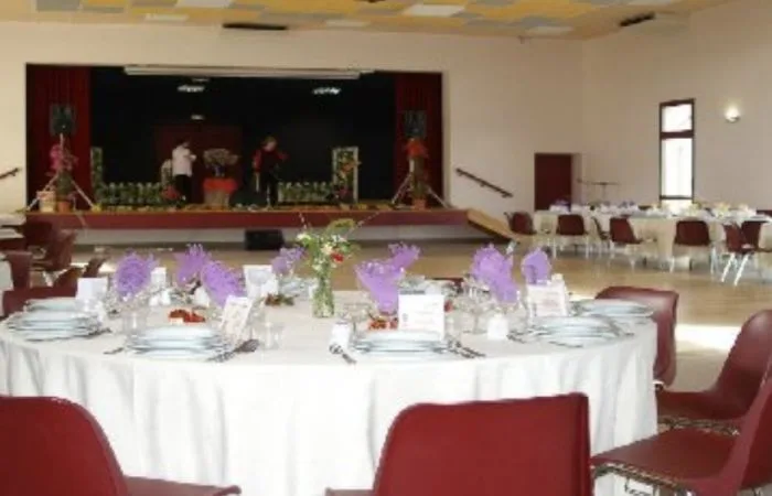 Salle des fêtes - Clion-sur-Seugne - Photo 2