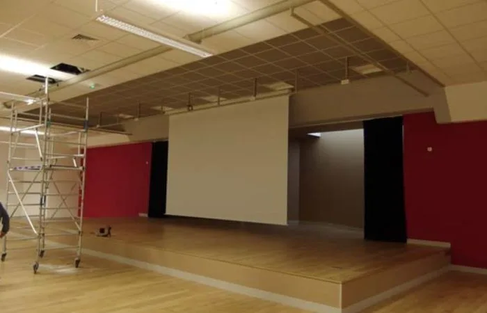 Salle des fêtes - La Couronne - Photo 2