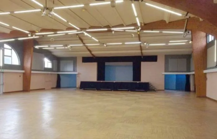 Salle polyvalente de Saint-Michel (16) - Photo 2