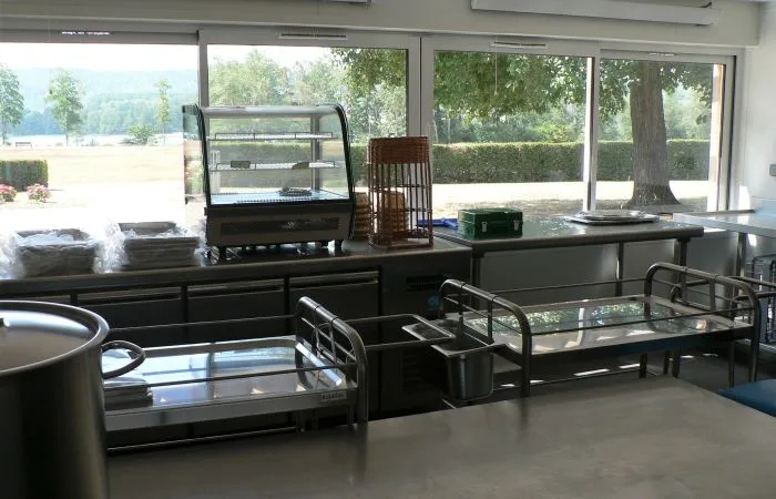 Salle Côté Jardin - Photo 2