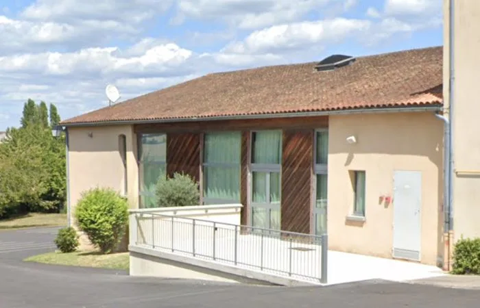 Salle des fêtes de Villebois-Lavalette - Photo 2